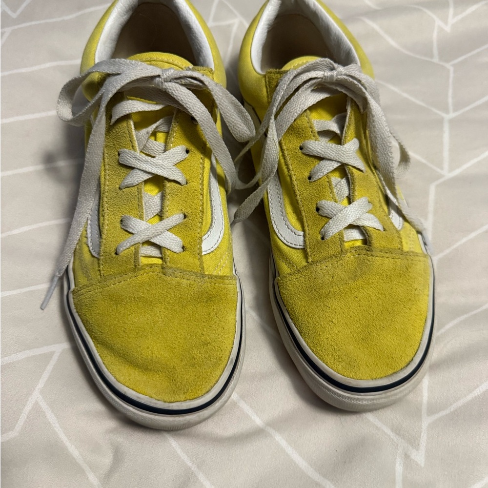 VANS Shoes Womens Size 7 Off The Wall Old Skool Skate Sneakers Yellow Suede